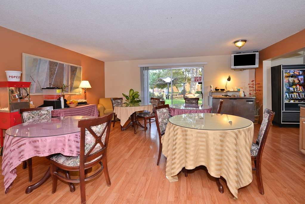 Sunrise Garden Suites Tukwila Restoran gambar